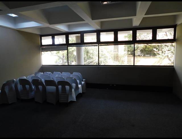 108M² OFFICE TO LET IN FERNDALE